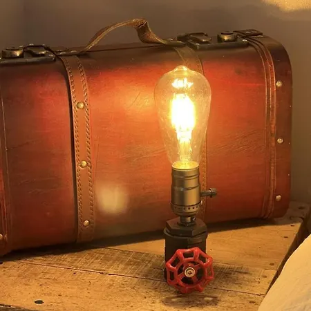 L'escale Au Port Miniature De Saint Savinien 3*