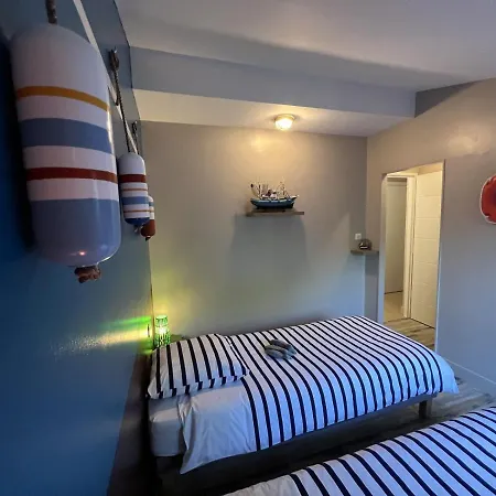 L'escale Au Port Miniature De Saint Savinien 住宿加早餐酒店 Le Mung