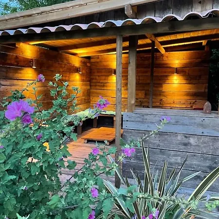 L'escale Au Port Miniature De Saint Savinien 住宿加早餐酒店