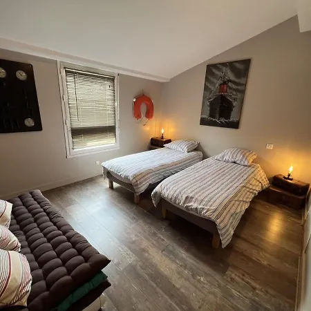 L'escale Au Port Miniature De Saint Savinien Le Mung