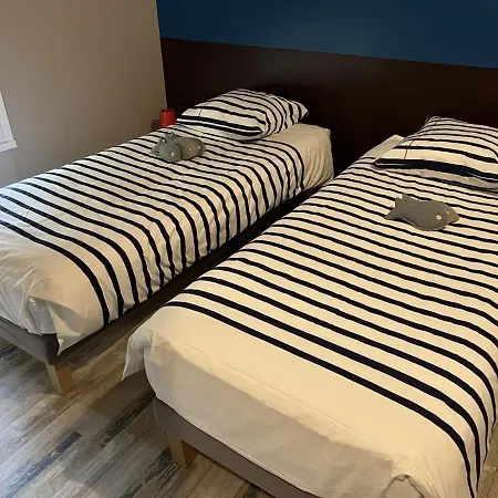 L'escale Au Port Miniature De Saint Savinien Le Mung