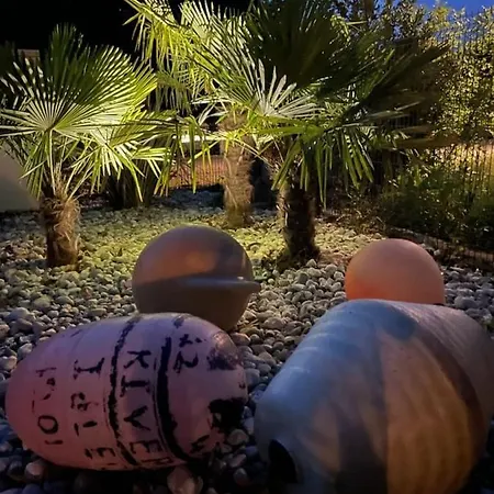 L'escale Au Port Miniature De Saint Savinien 住宿加早餐酒店 Le Mung