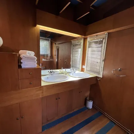 L'escale Au Port Miniature De Saint Savinien Le Mung