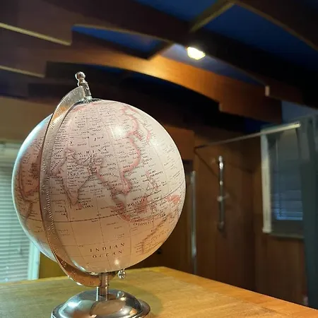 L'escale Au Port Miniature De Saint Savinien Oda ve Kahvaltı Le Mung