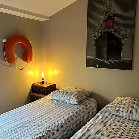L'escale Au Port Miniature De Saint Savinien Oda ve Kahvaltı Le Mung